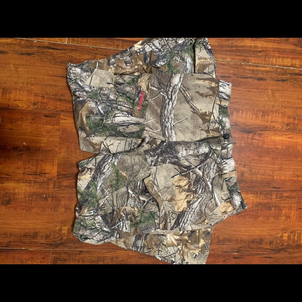 SOLD! Realtree women’s Camo pants